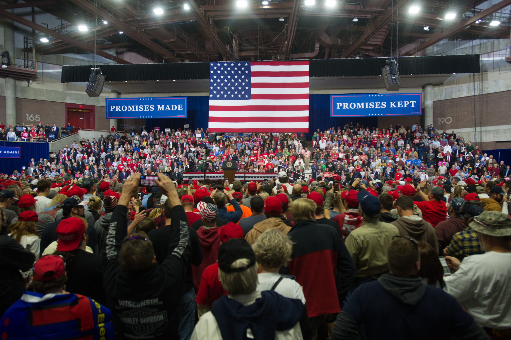 Trump rally in Rochester 01